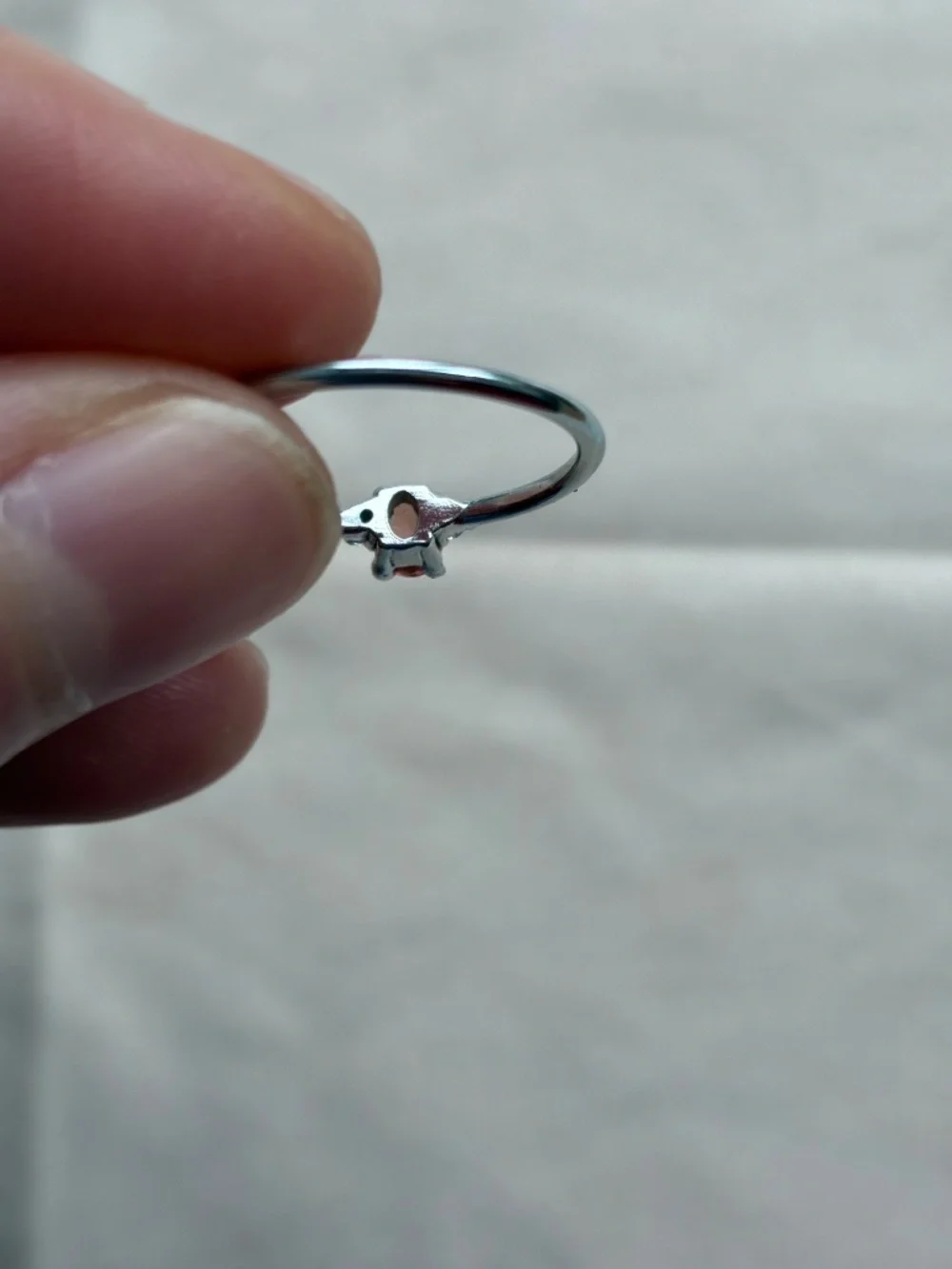 Delicate silver ring featuring a tourmaline - Picture 4 of 4